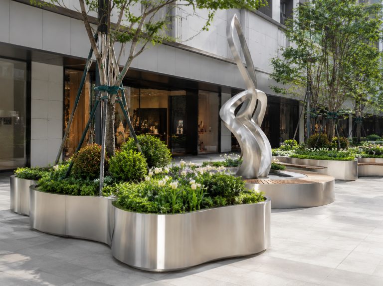 建水县不锈钢景观雕塑与金属花箱